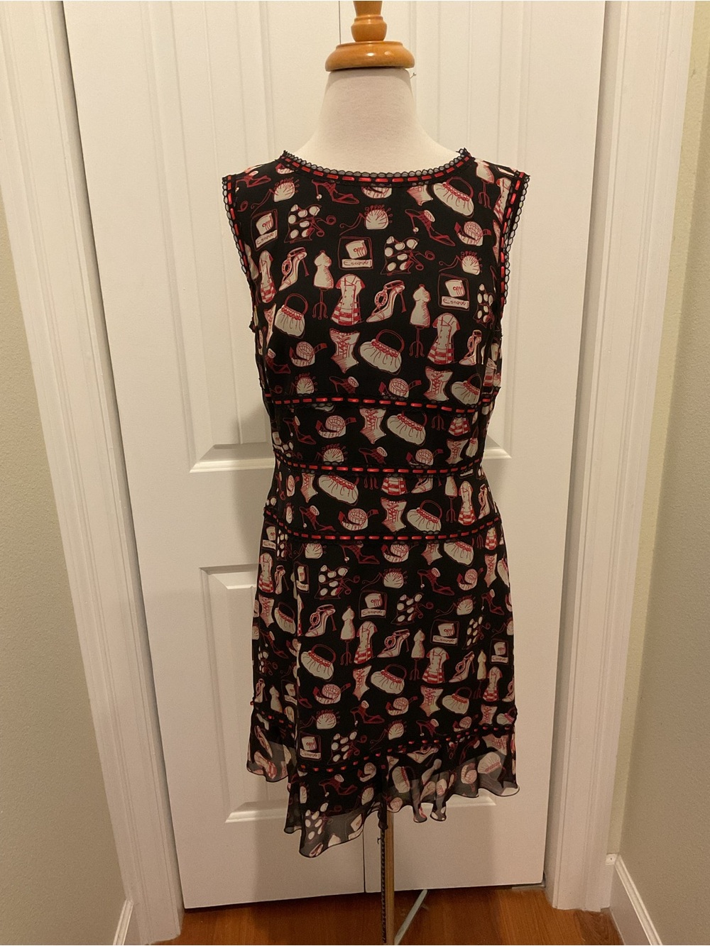 Escada Silk Dress Novelty Print EU Size 40 - Picture 3 of 8
